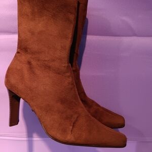 Chic Brown Suede Heeled Boots